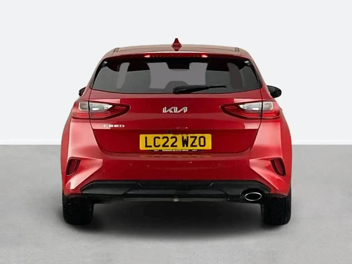 Used Kia Ceed 158 HP (116 kW) 2022 Red Hatchback