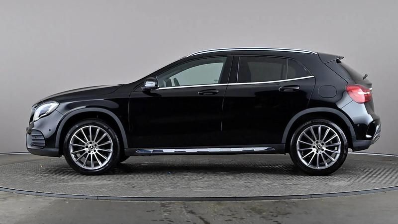 Used Mercedes GLA180 AMG line 122 HP (89 kW) 2020 Black SUV