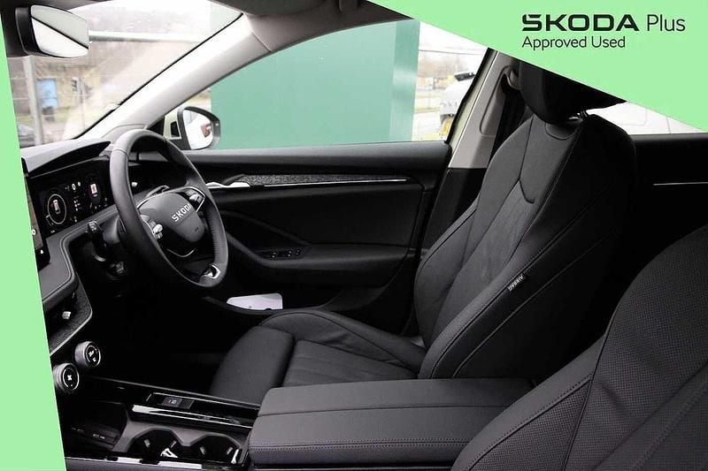 Used Skoda Superb SE L 190 HP (139 kW) 2025 Ice tea yellow metallic Estate