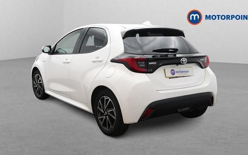 Used Toyota Yaris Hybrid Design 116 HP (85 kW) 2026 Hatchback