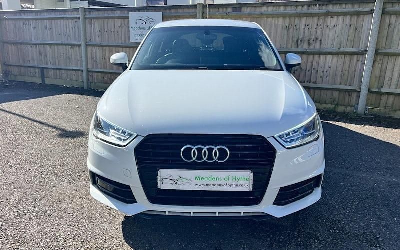 Used Audi A1 Sportback Black Edition 116 HP (85 kW) 2017 White Hatchback