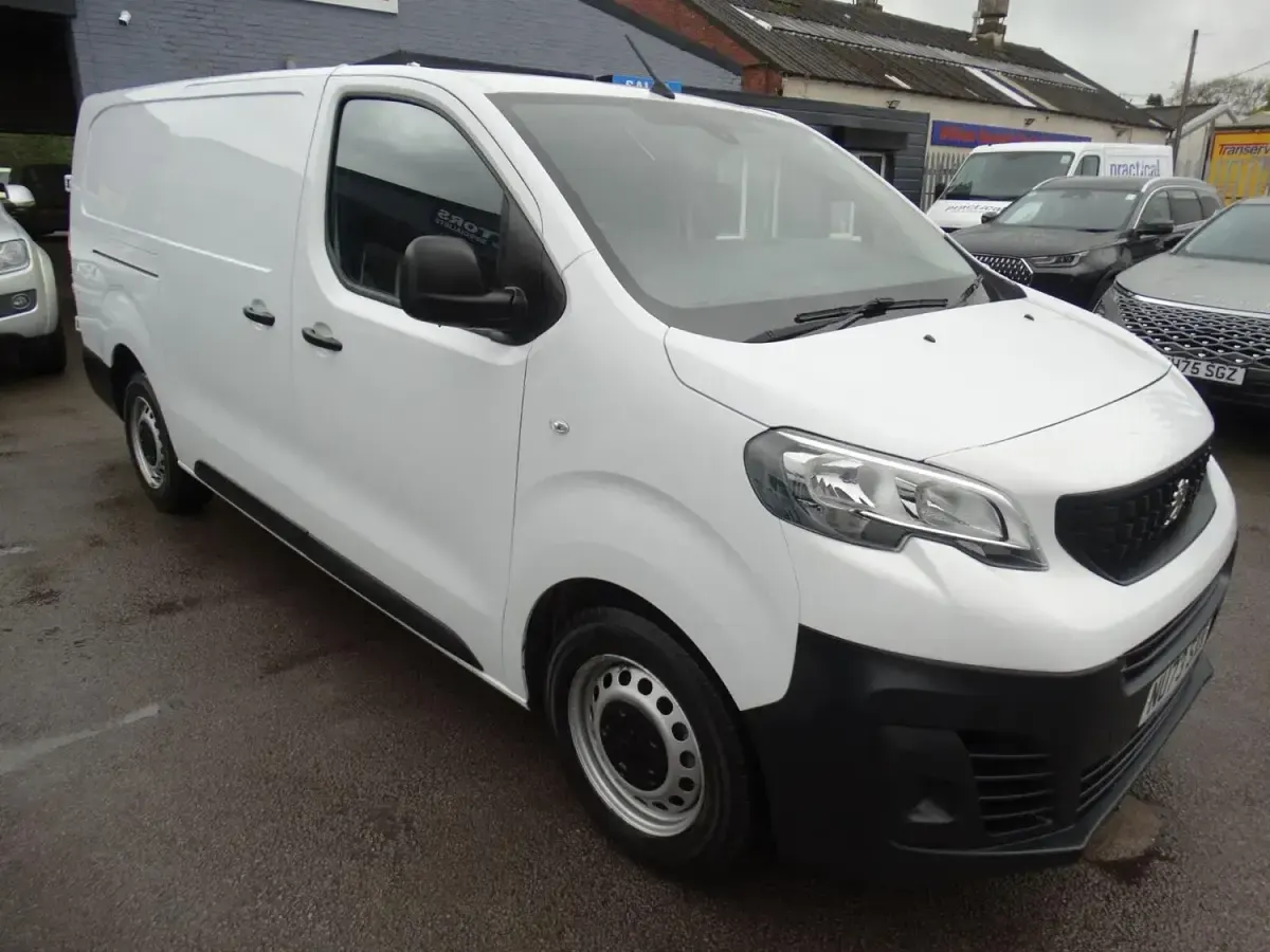 Używany Peugeot Expert Premium 2023 Biały Van