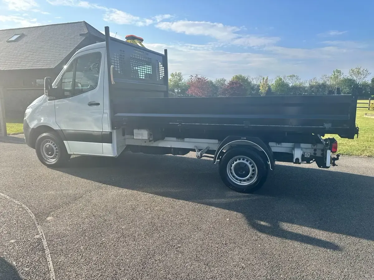 Używany Mercedes Sprinter Progressive 2022 Biały Van