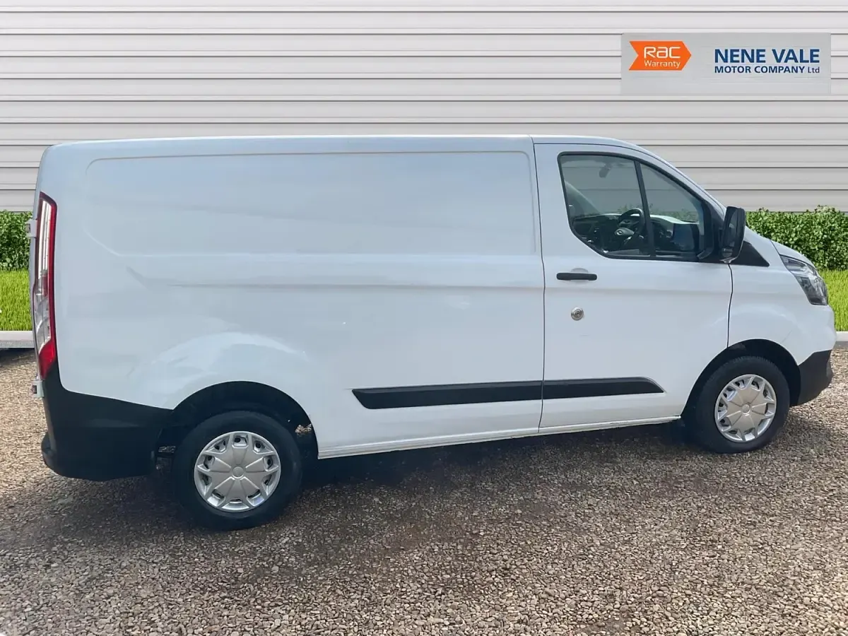 Used Ford Transit Custom 105 HP (77 kW) 2020 White Van