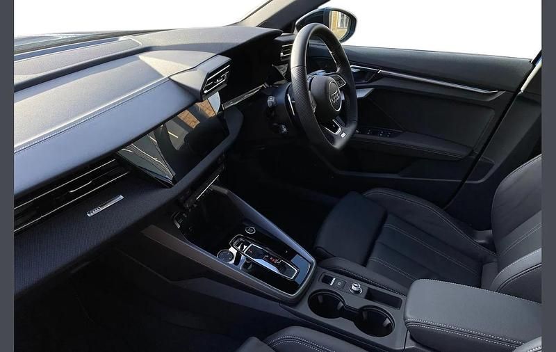 New Audi A3 e-tron Black Edition 200 HP (147 kW) 2025 Blue Hatchback