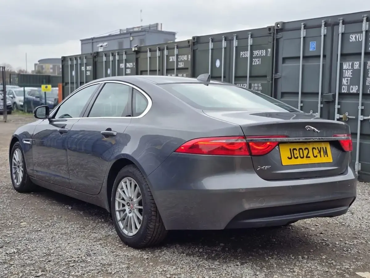 Second-hand Jaguar XF Prestige 163 CP (119 kW) 2016 Gri Berlinǎ