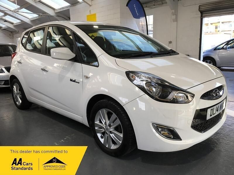 Used Hyundai ix20 Active 116 HP (85 kW) 2014 White Hatchback