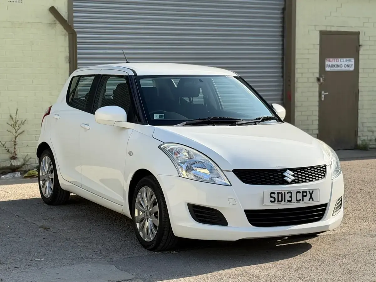 Used Suzuki Swift SZ3 92 HP (67 kW) 2013 White Hatchback