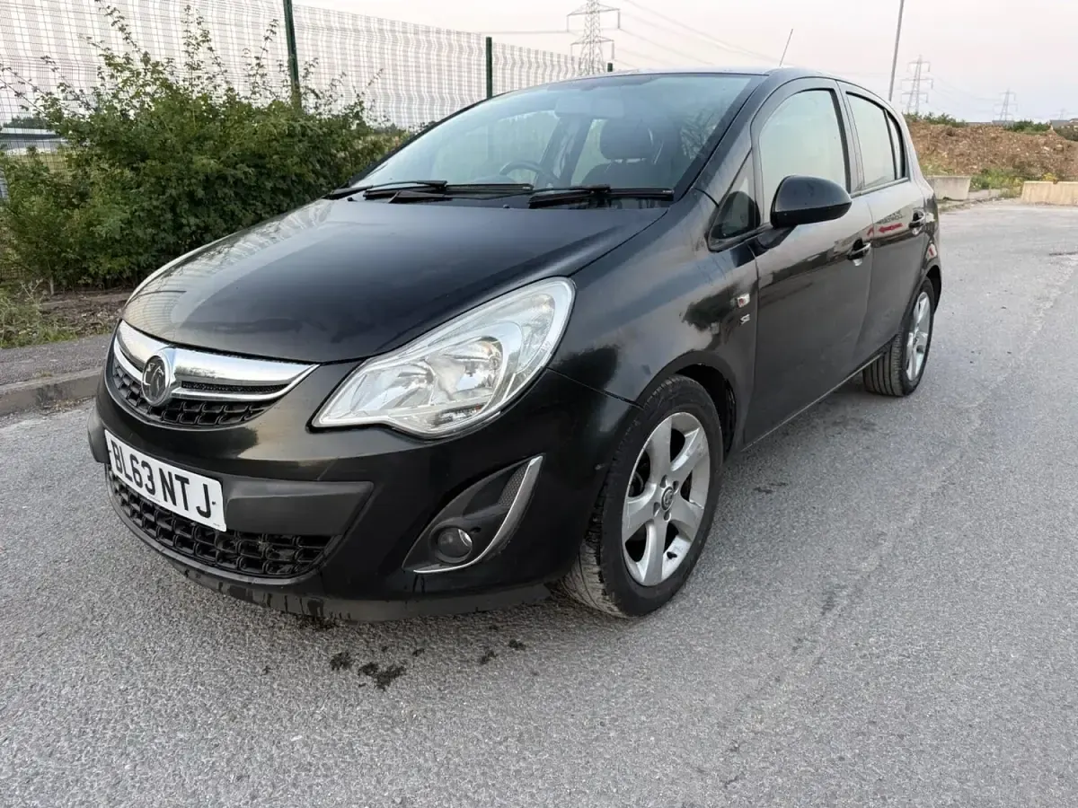 Used Vauxhall Corsa 100 HP (73 kW) 2013 Black Hatchback