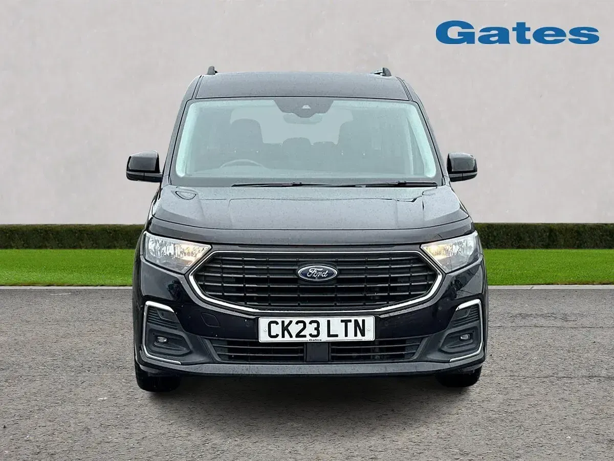 Used Ford Tourneo Titanium 122 HP (89 kW) 2023 Black Estate