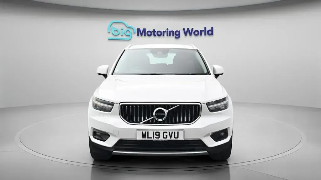 Used Volvo XC40 Inscription 150 HP (110 kW) 2019 White SUV