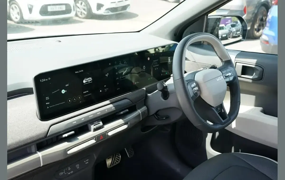 Used Kia EV3 GT-Line 150 kW (204 HP) 2025 White SUV