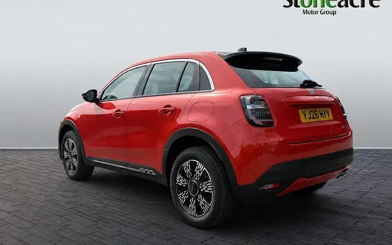 New Fiat 600 136 HP (100 kW) 2025 Orange SUV