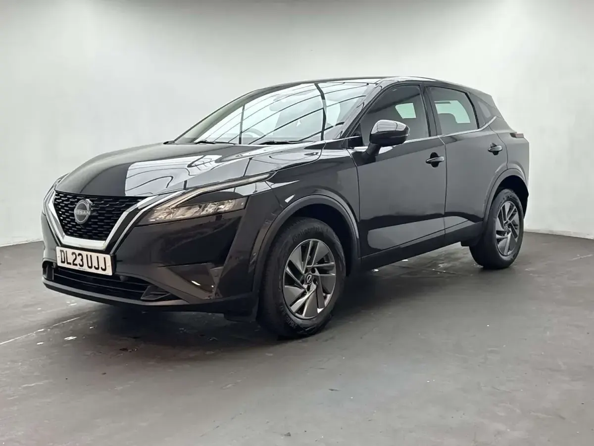 Used Nissan Qashqai Acenta Premium 140 HP (102 kW) 2023 Black SUV