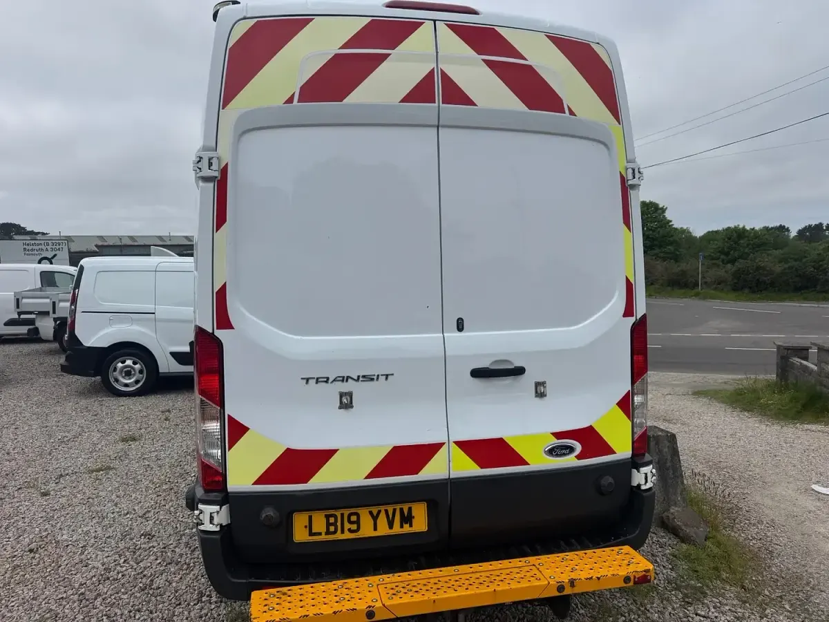 Used Ford Transit 130 HP (95 kW) 2019 White