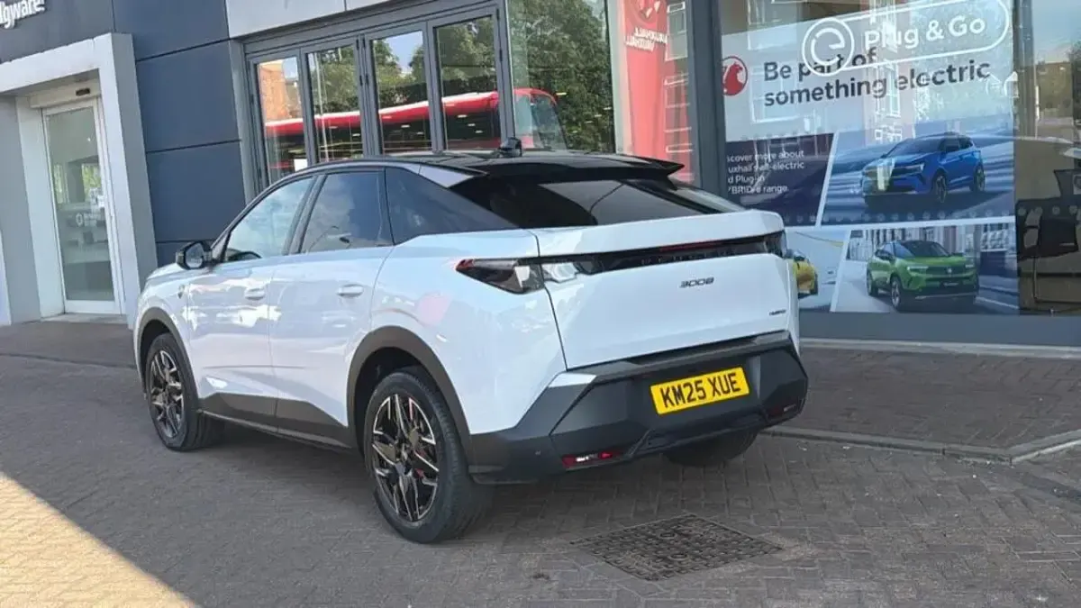Used Peugeot 3008 GT 134 HP (98 kW) 2025 White SUV