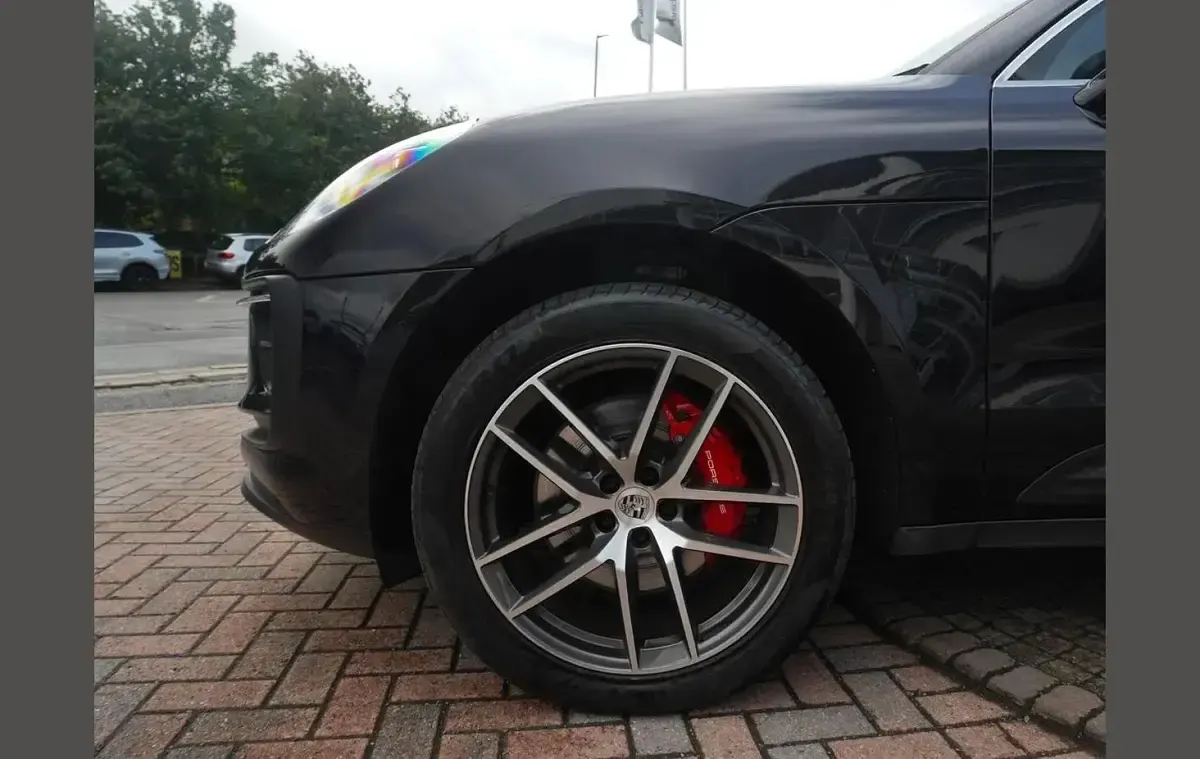 Used Porsche Macan 374 HP (275 kW) 2023 Black SUV