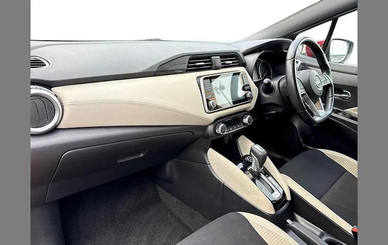 Używany Nissan Micra Tekna 92 KM (67 kW) 2021 Czerwony Hatchback
