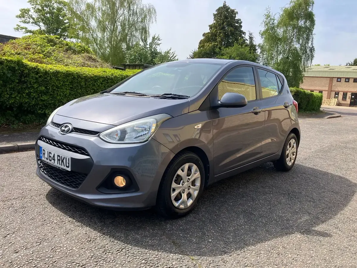 Used Hyundai i10 SE 66 HP (48 kW) 2014 Grey Hatchback