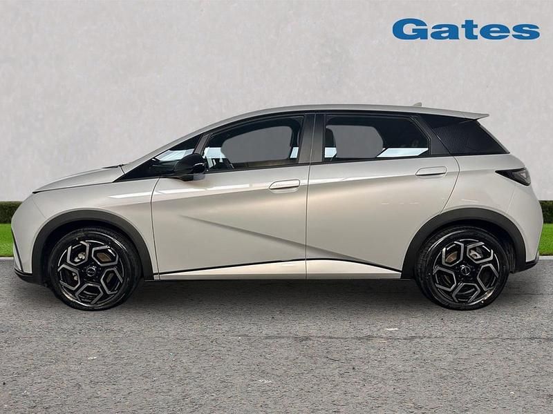 Used BYD Dolphin Comfort 150 kW (204 HP) 2025 White Hatchback