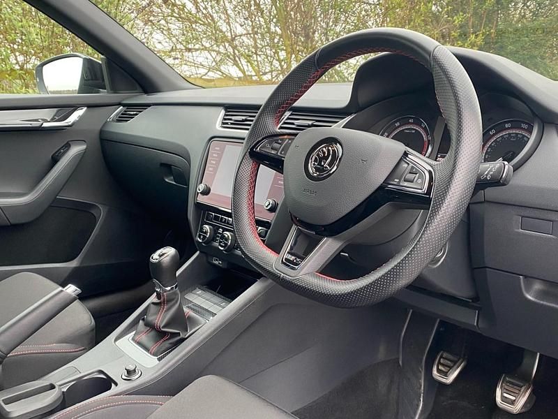 Used Skoda Octavia vRS 245 HP (180 kW) 2019 Candy white Hatchback