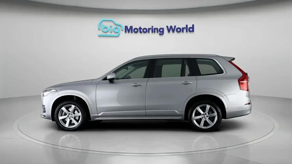 Usado Volvo XC90 Core 247 HP (181 kW) 2023 SUV