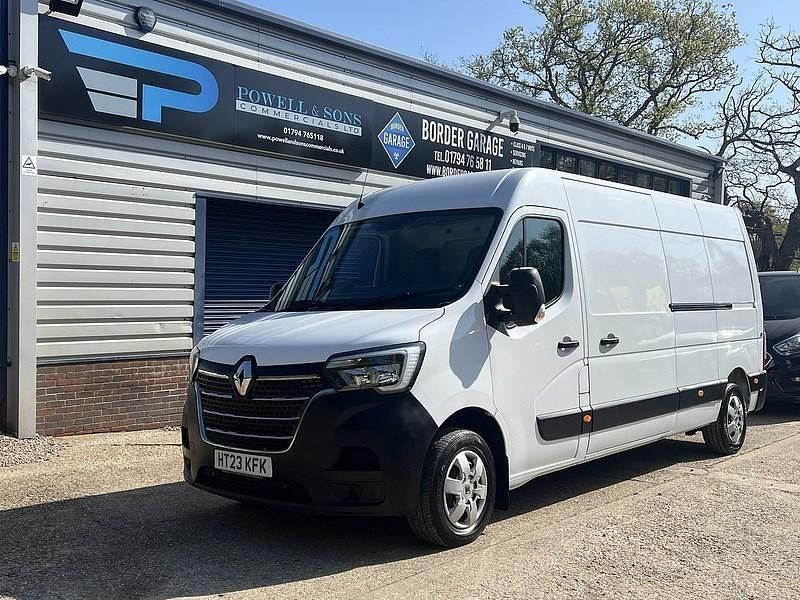 Used Renault Master Business 133 HP (97 kW) 2023 White MPV
