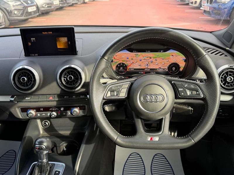 Begagnad Audi A3 Black Edition 116 HK (85 kW) 2019 Grå Sedan