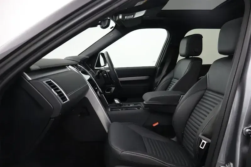 Used Land Rover Discovery 345 HP (253 kW) 2025 Grey SUV