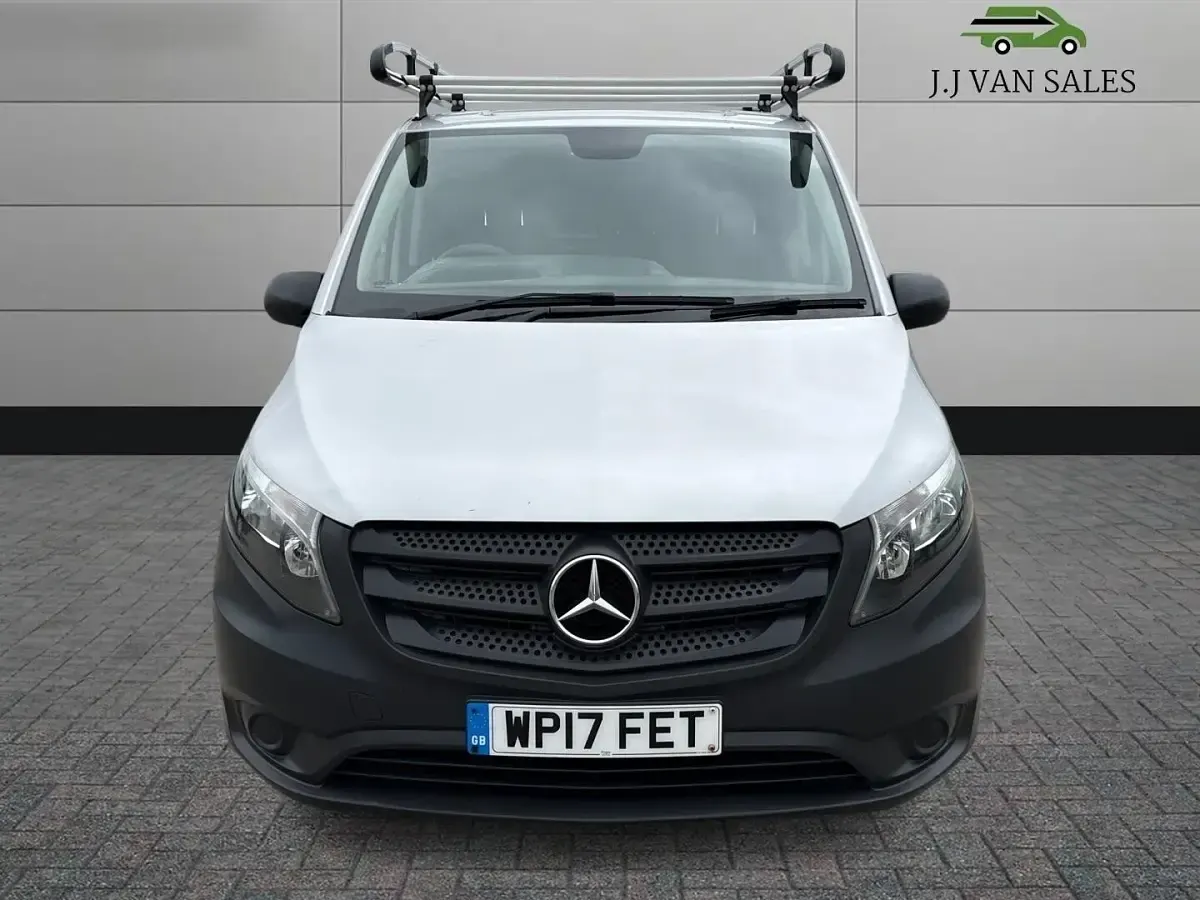 Usado Mercedes Vito 2017 Prateado Van