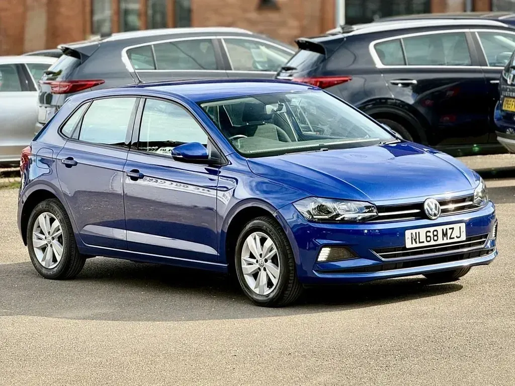 Used VW Polo SE 65 HP (47 kW) 2018 Blue Hatchback