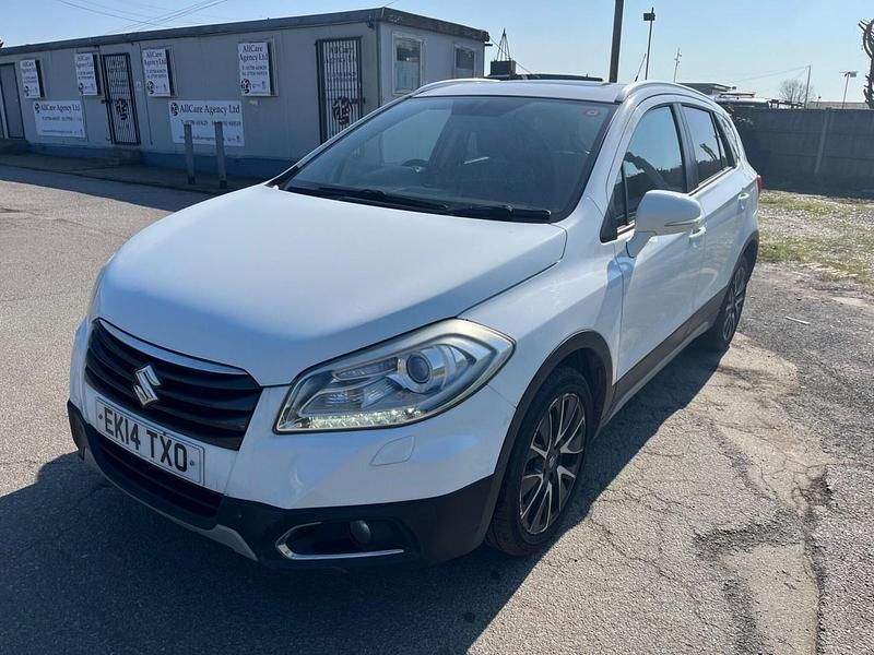 Used Suzuki SX4 S-Cross SZ5 120 HP (88 kW) 2014 White Hatchback