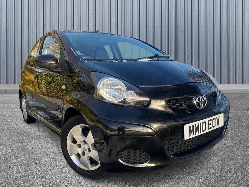 Used Toyota Aygo 67 HP (49 kW) 2010 Black Hatchback