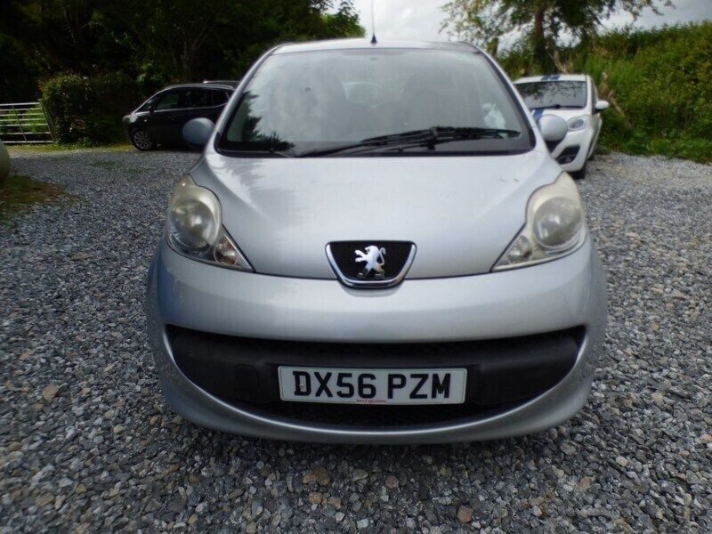 Silver Used 2006 Peugeot 107 Hatchback | £1,295 (Fair price) - Image 1/4