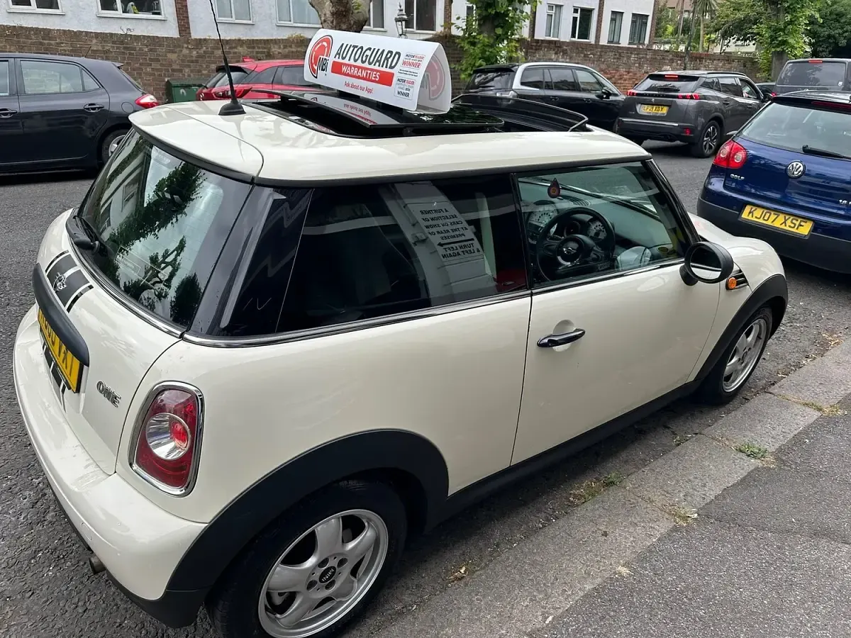 Used Mini ONE Hatch 98 HP (72 kW) 2010 White Hatchback