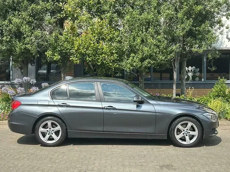 Used BMW 330 Luxury Line 254 HP (186 kW) 2015 White Sedan