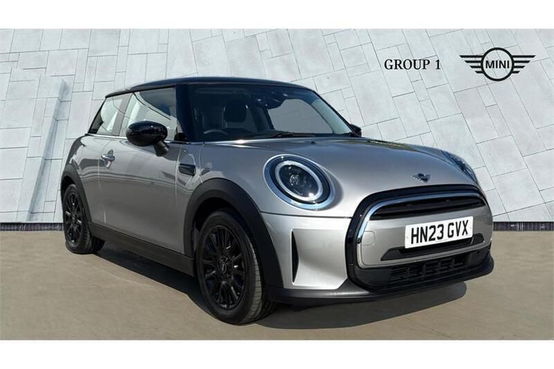 Silver Used 2023 Mini Cooper Classic Hatchback | £18,650 (Good price) - Image 1/4