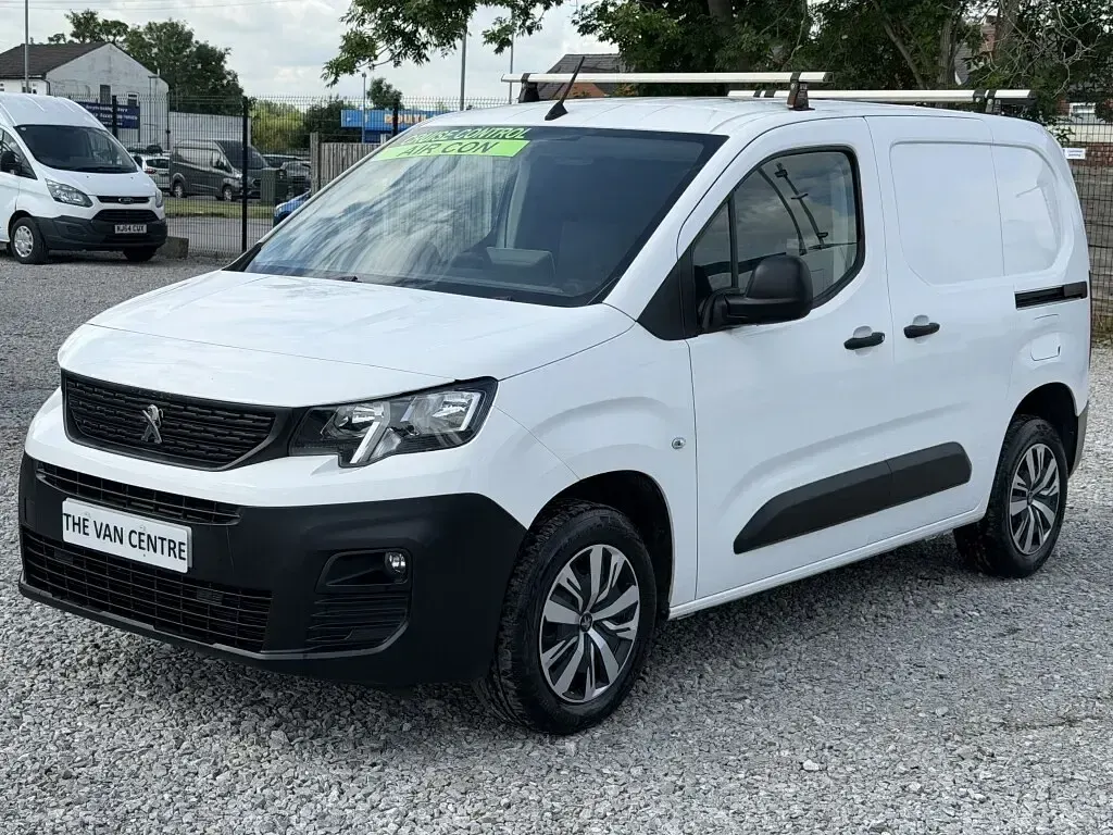 Used Peugeot Partner 131 HP (96 kW) 2021 White MPV