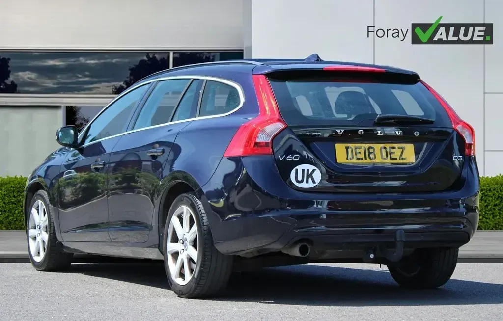 Used Volvo V60 SE 2018 Blue Estate