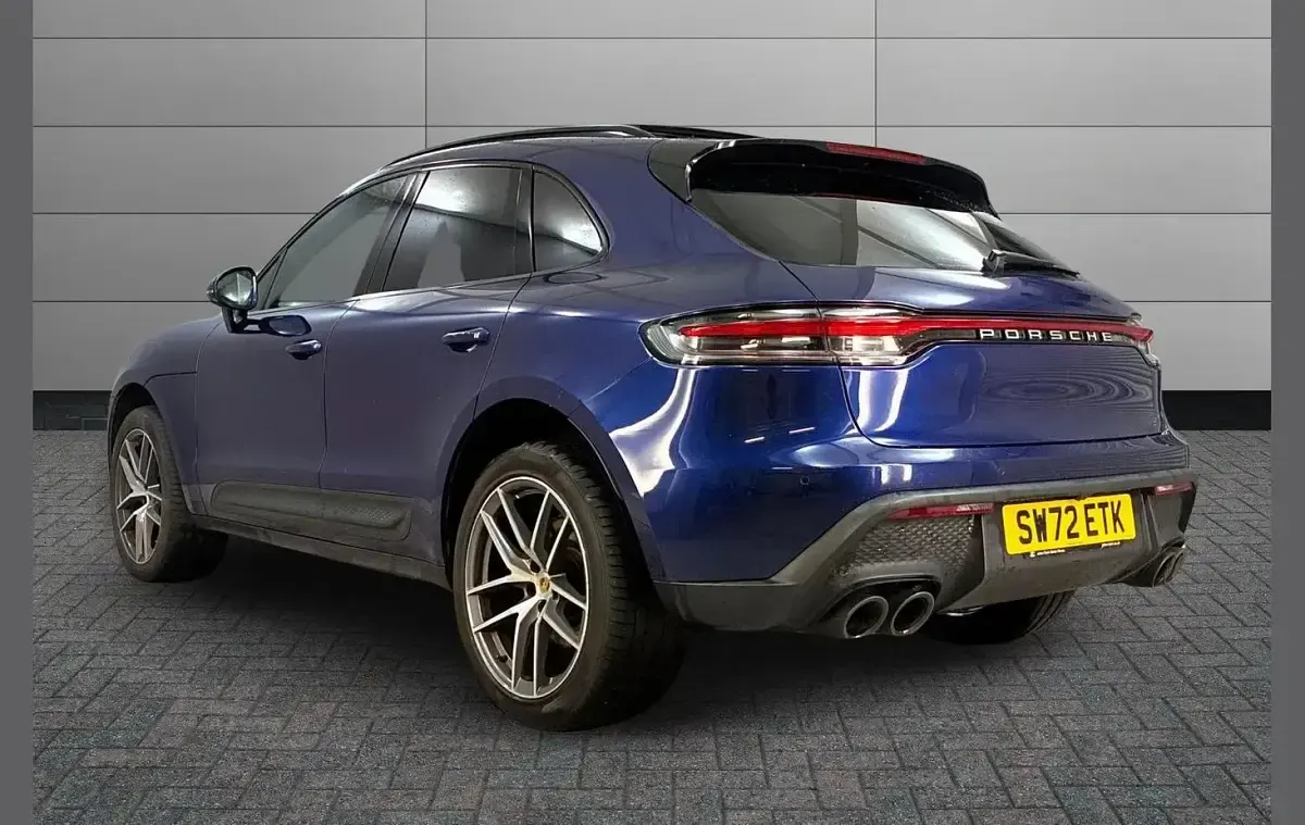 Used Porsche Macan 261 HP (191 kW) 2022 Blue SUV