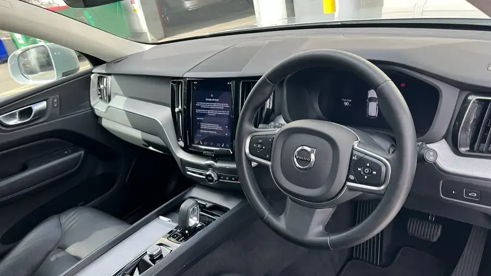 Second-hand Volvo XC60 Core 250 CP (183 kW) 2024 Gri SUV