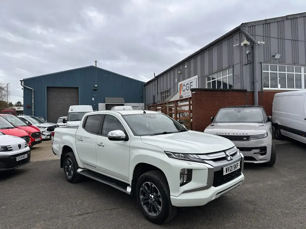 Second-hand Mitsubishi L200 150 CP (110 kW) 2021 Alb Pickup