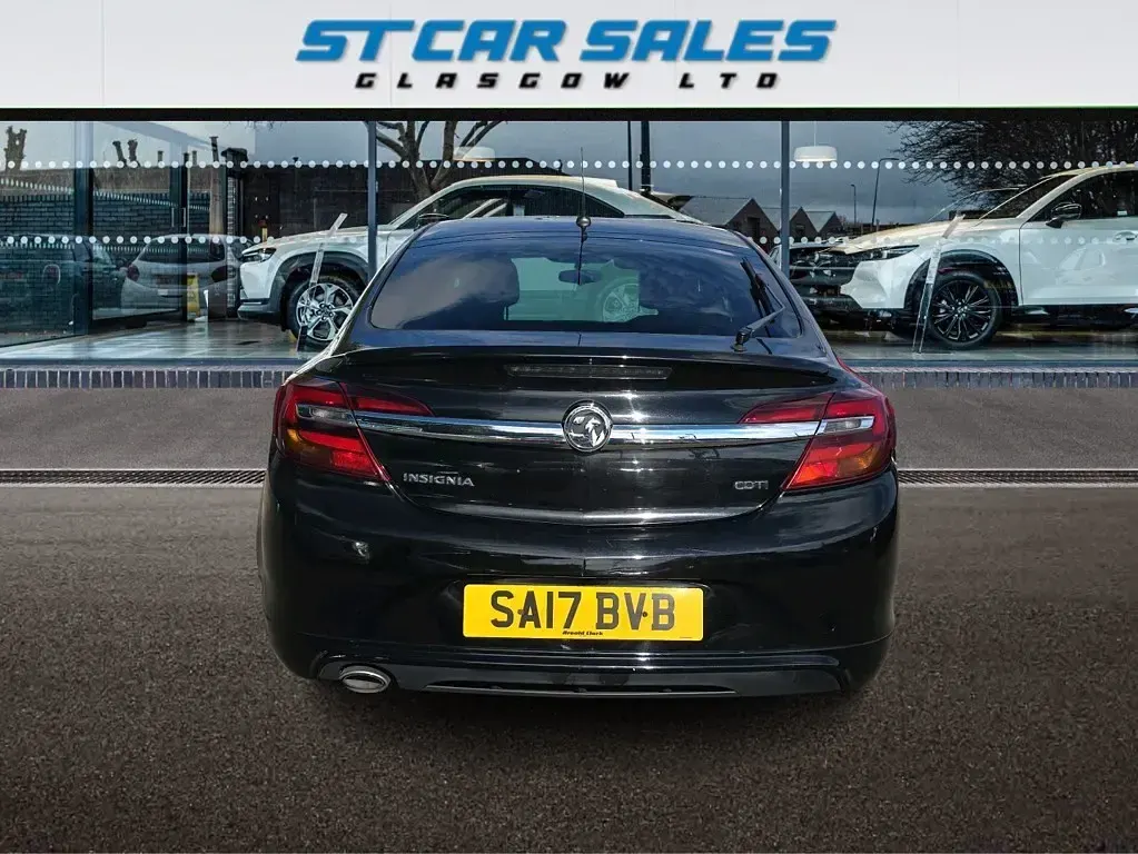Used Vauxhall Insignia SRi 136 HP (100 kW) 2017 Black Hatchback