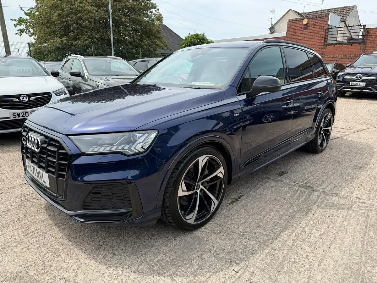 Used Audi Q7 Black Edition 286 HP (210 kW) 2021 Blue SUV