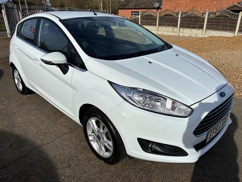 Used Ford Fiesta Zetec 2015 White Hatchback