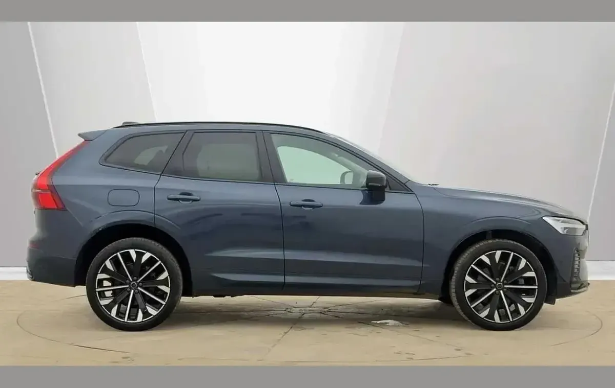 Used Volvo XC60 Ultra 247 HP (181 kW) 2025 Blue SUV