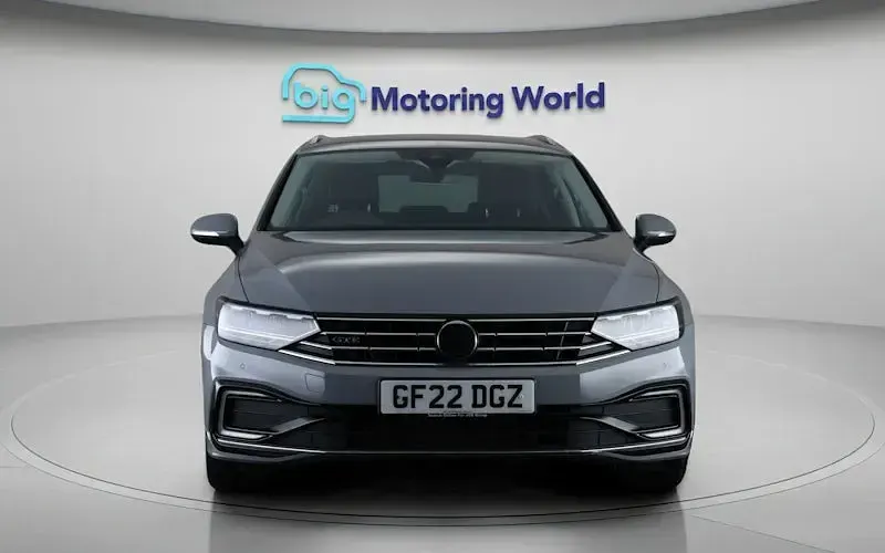 Used VW Passat GTE 218 HP (160 kW) 2022 Grey Estate