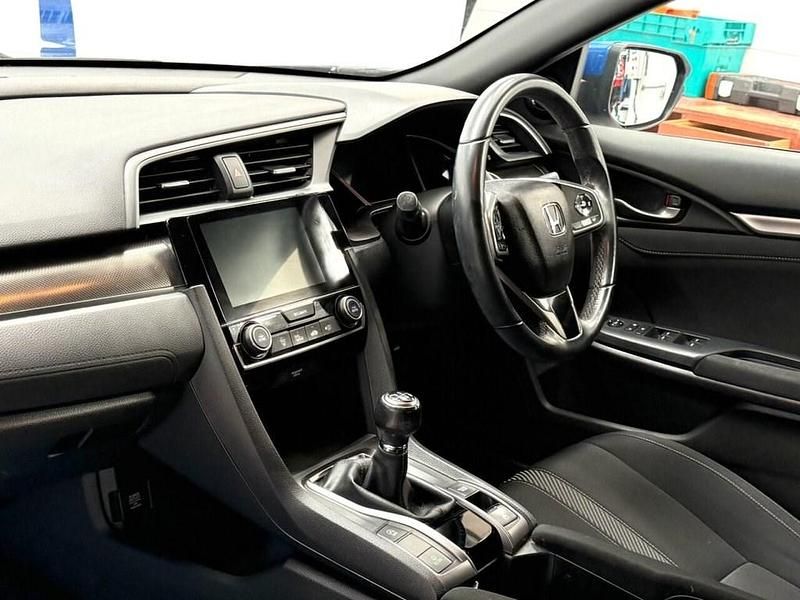 Begagnad Honda Civic SR 126 HK (92 kW) 2019 Blå Halvkombi