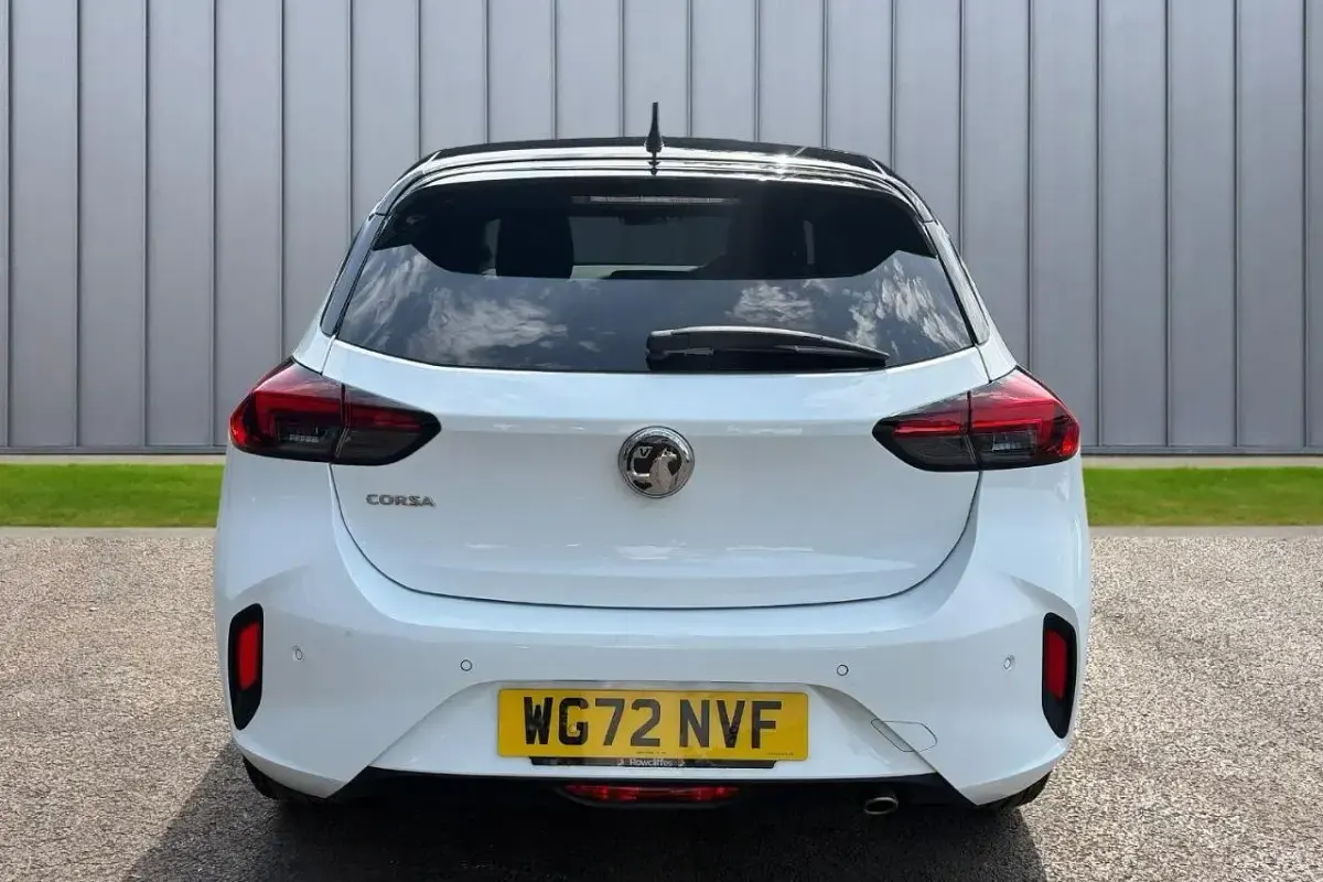 Used Vauxhall Corsa GS Line 99 HP (72 kW) 2022 White Hatchback