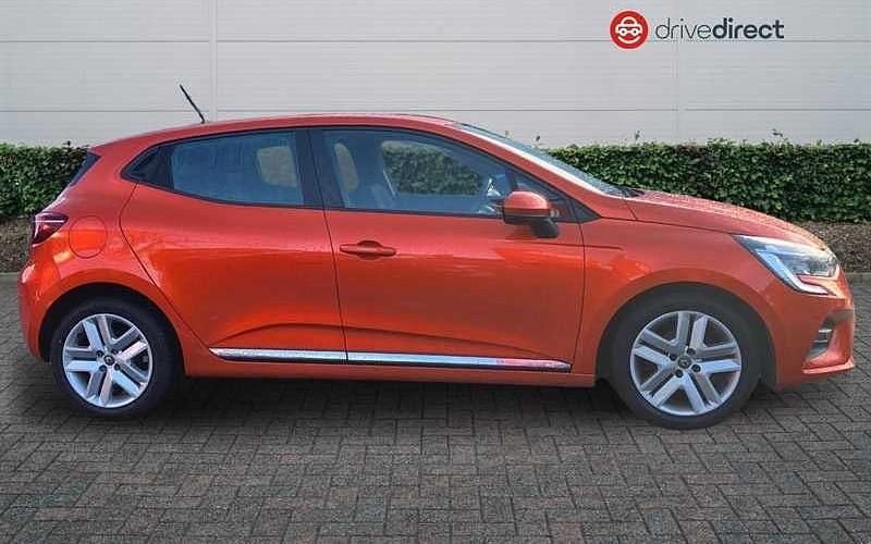 Used Renault Clio V Play 75 HP (55 kW) 2020 Orange Hatchback